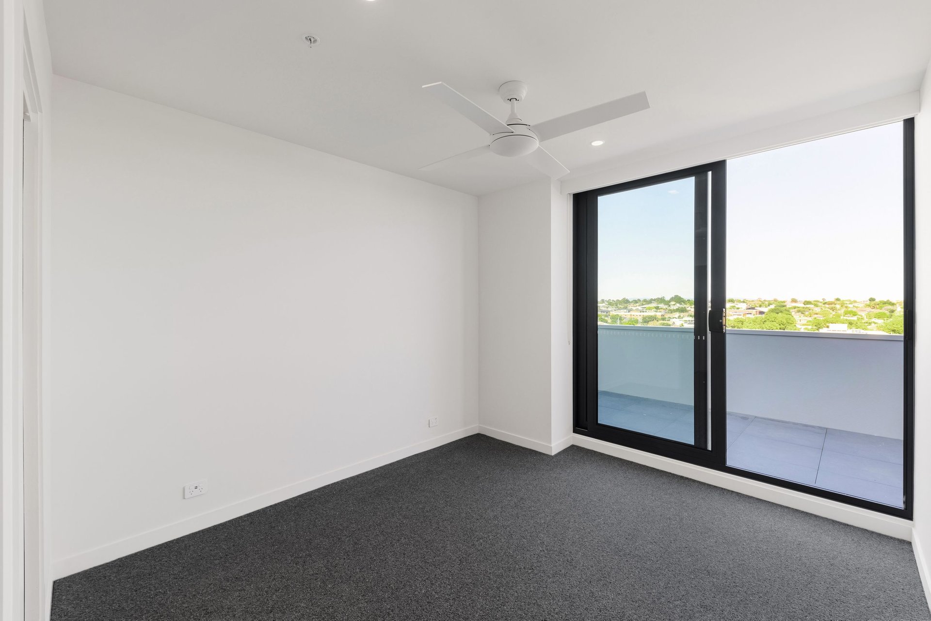 Property Gallery Thumbnail 5