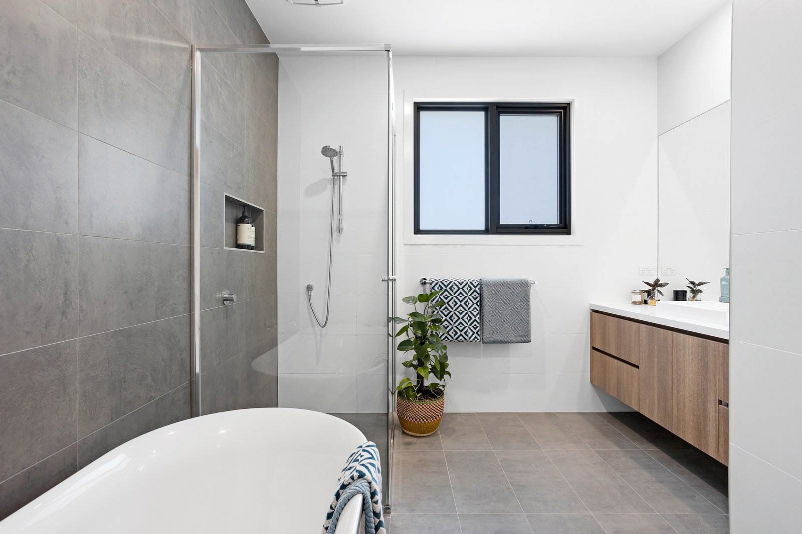 Property Gallery Thumbnail 6