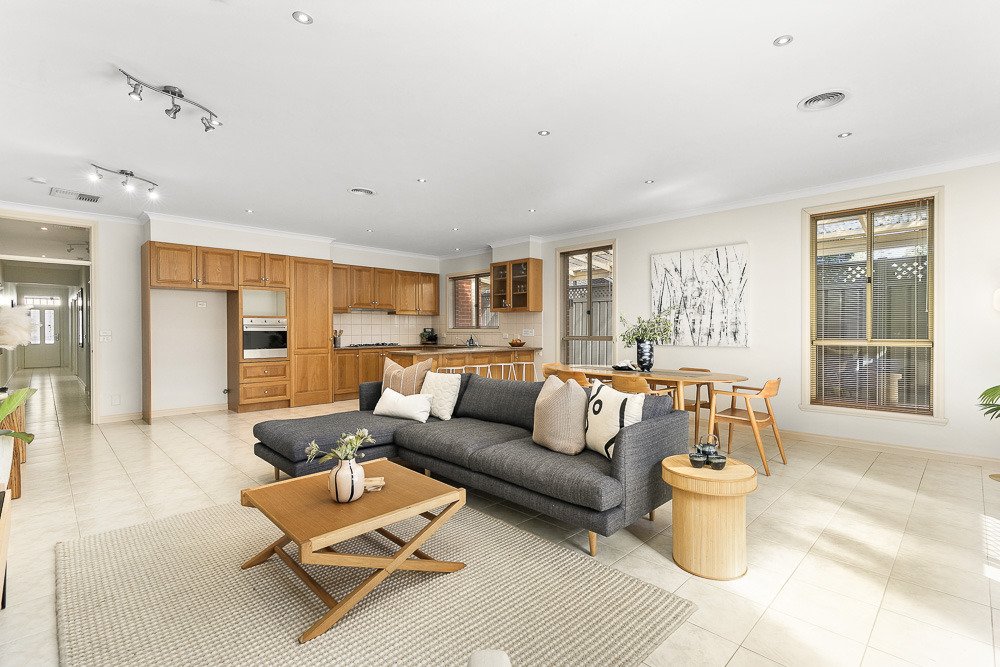 40A Dinah Parade, Keilor East image 2