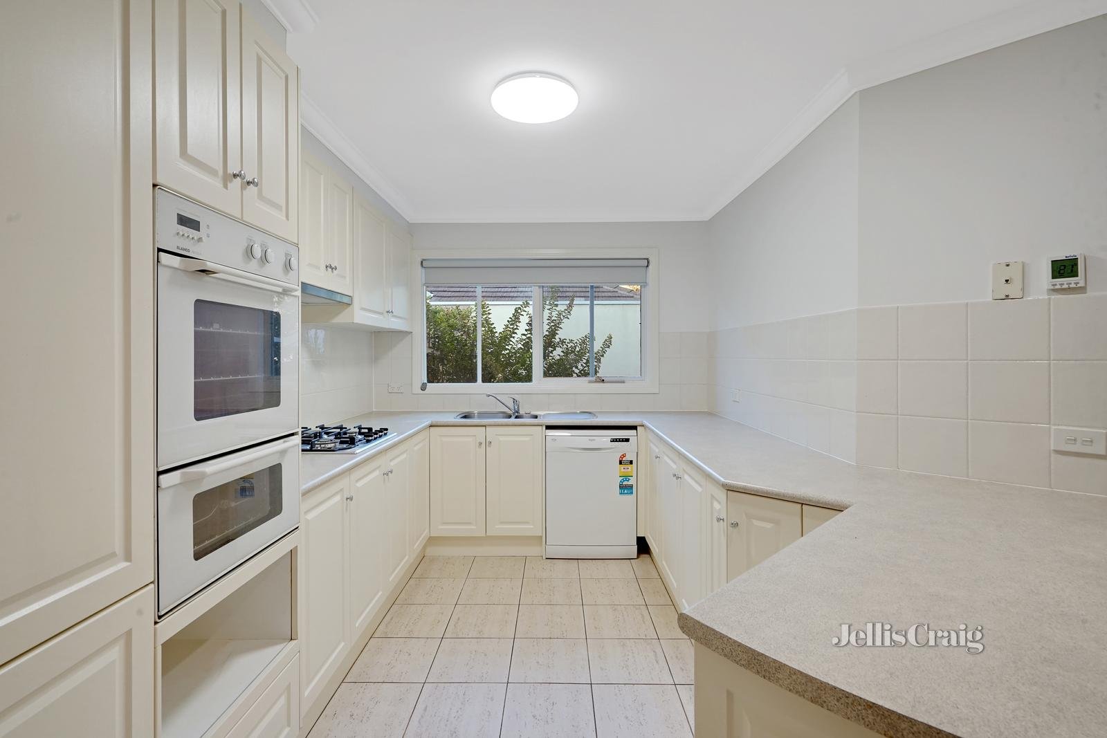 4/1-3 Gwynne Street, Mount Waverley image 2