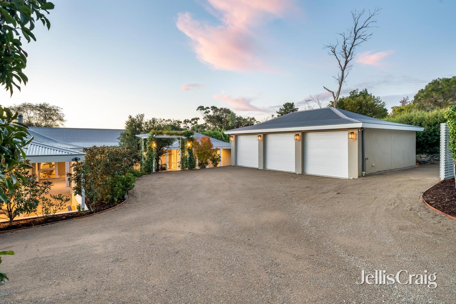 41 Allison Road, Mount&nbsp;Eliza image 3