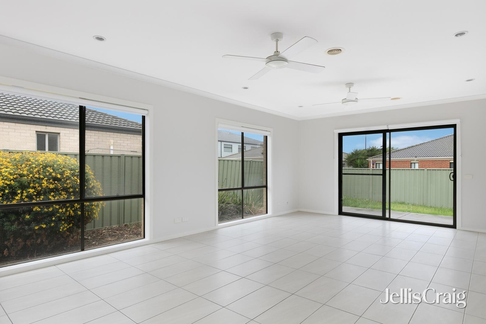 41 Amesbury Avenue, Wyndham Vale image 5
