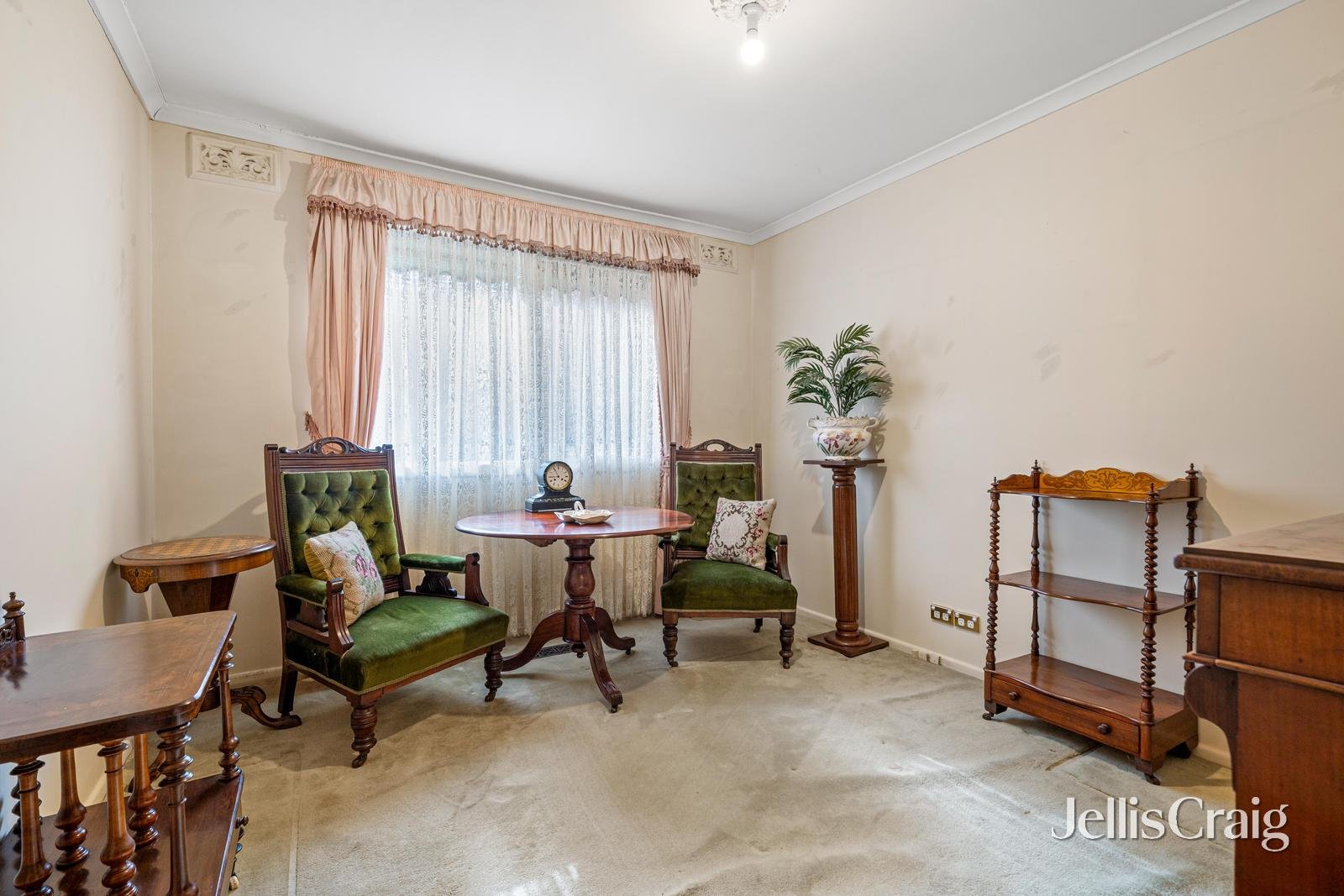 41 Aurisch Avenue, Glen Waverley image 6