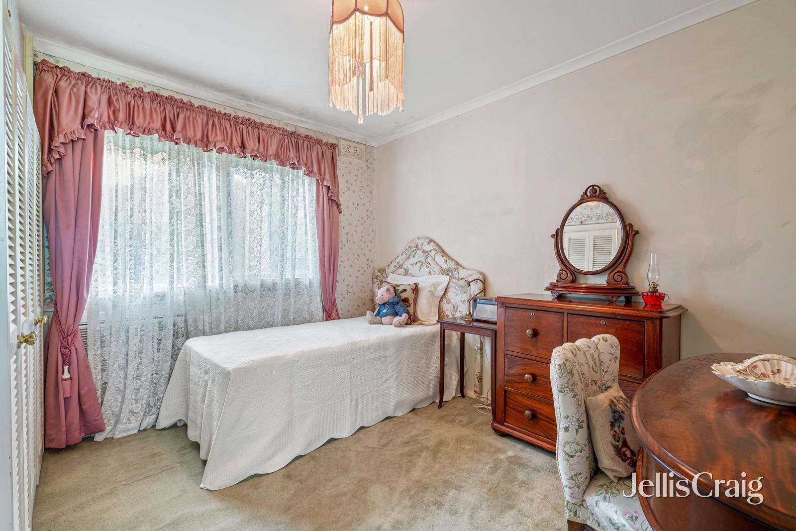 41 Aurisch Avenue, Glen Waverley image 9