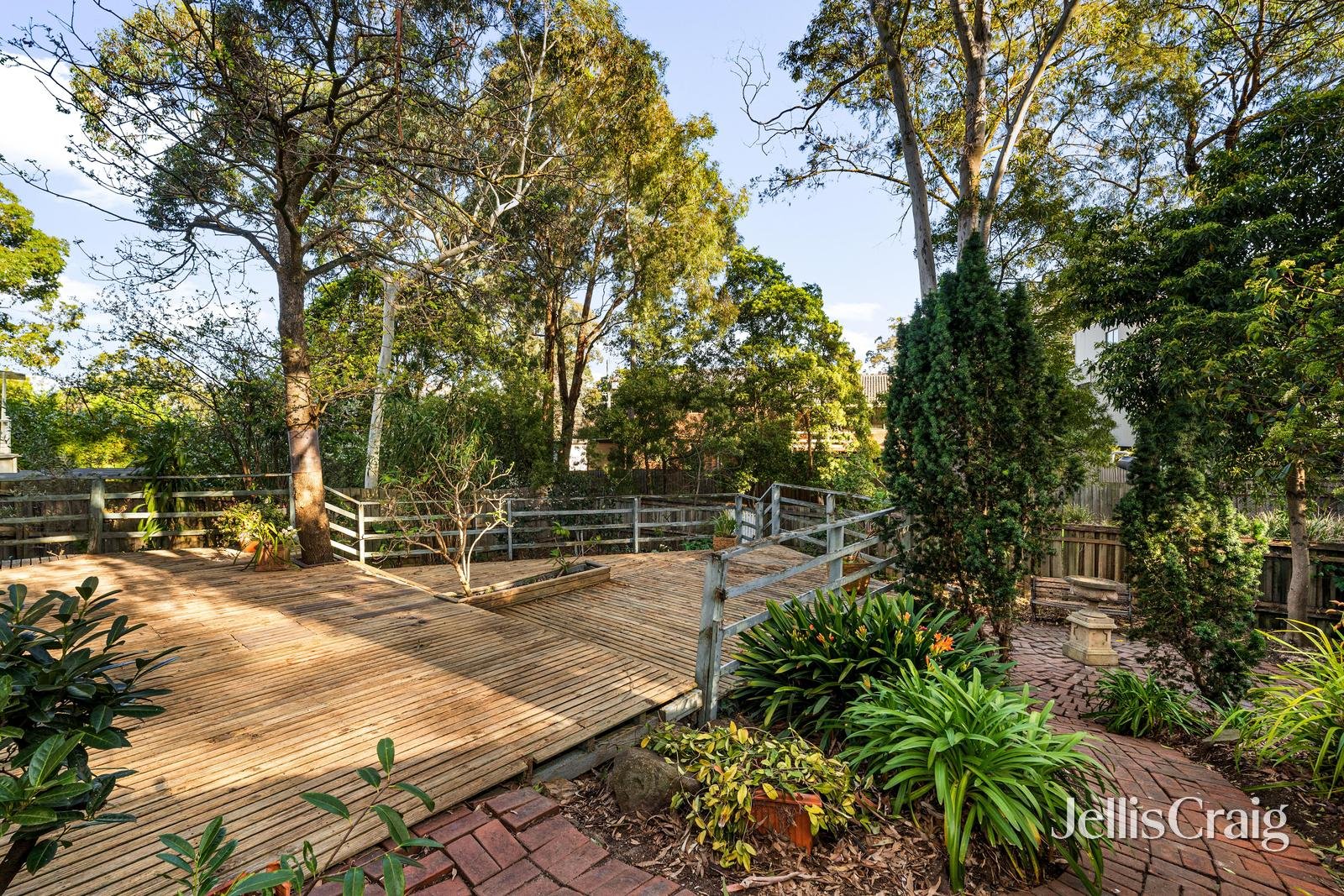 41 Aurisch Avenue, Glen Waverley image 11