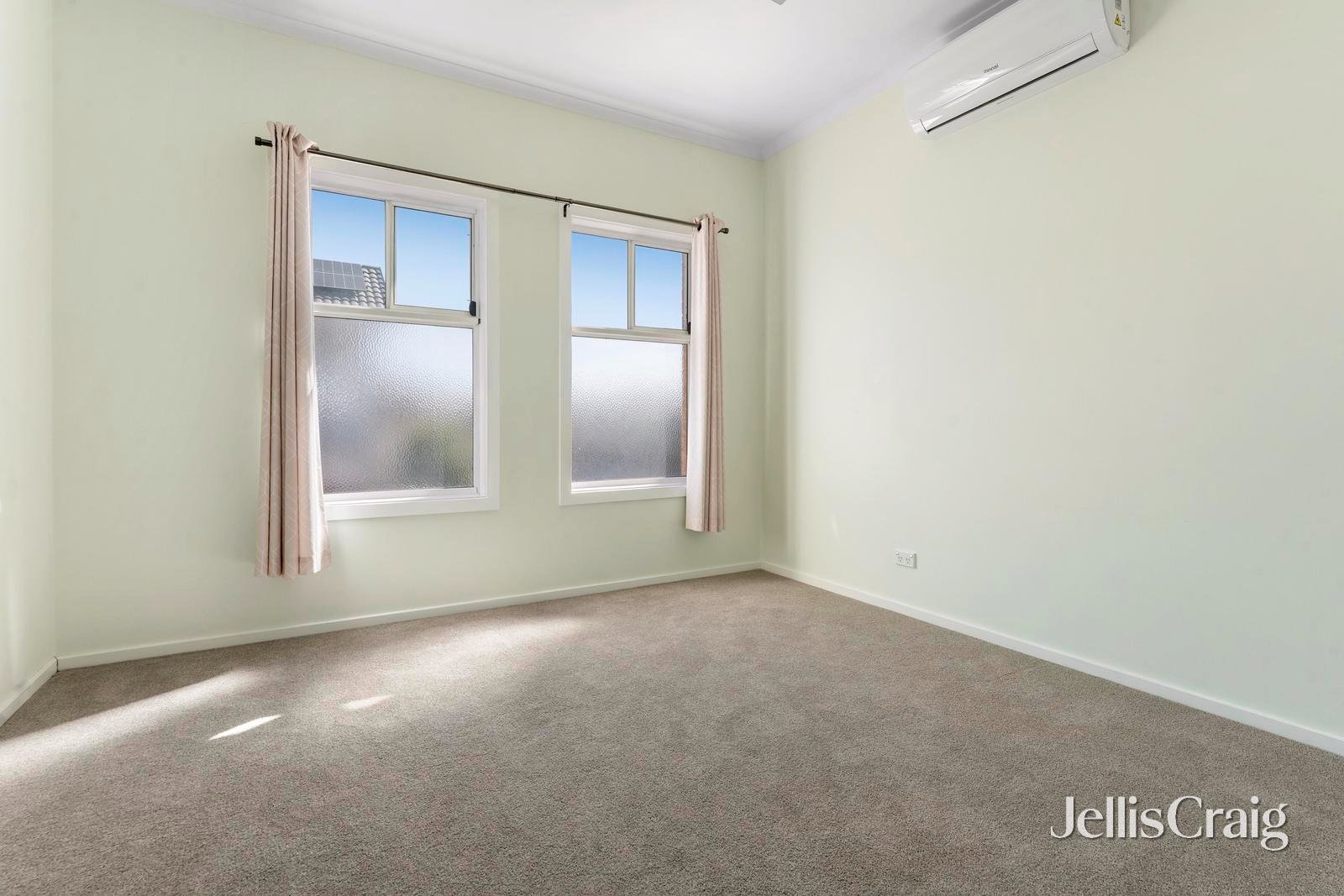 41 Balerno Circle, Gowanbrae image 6