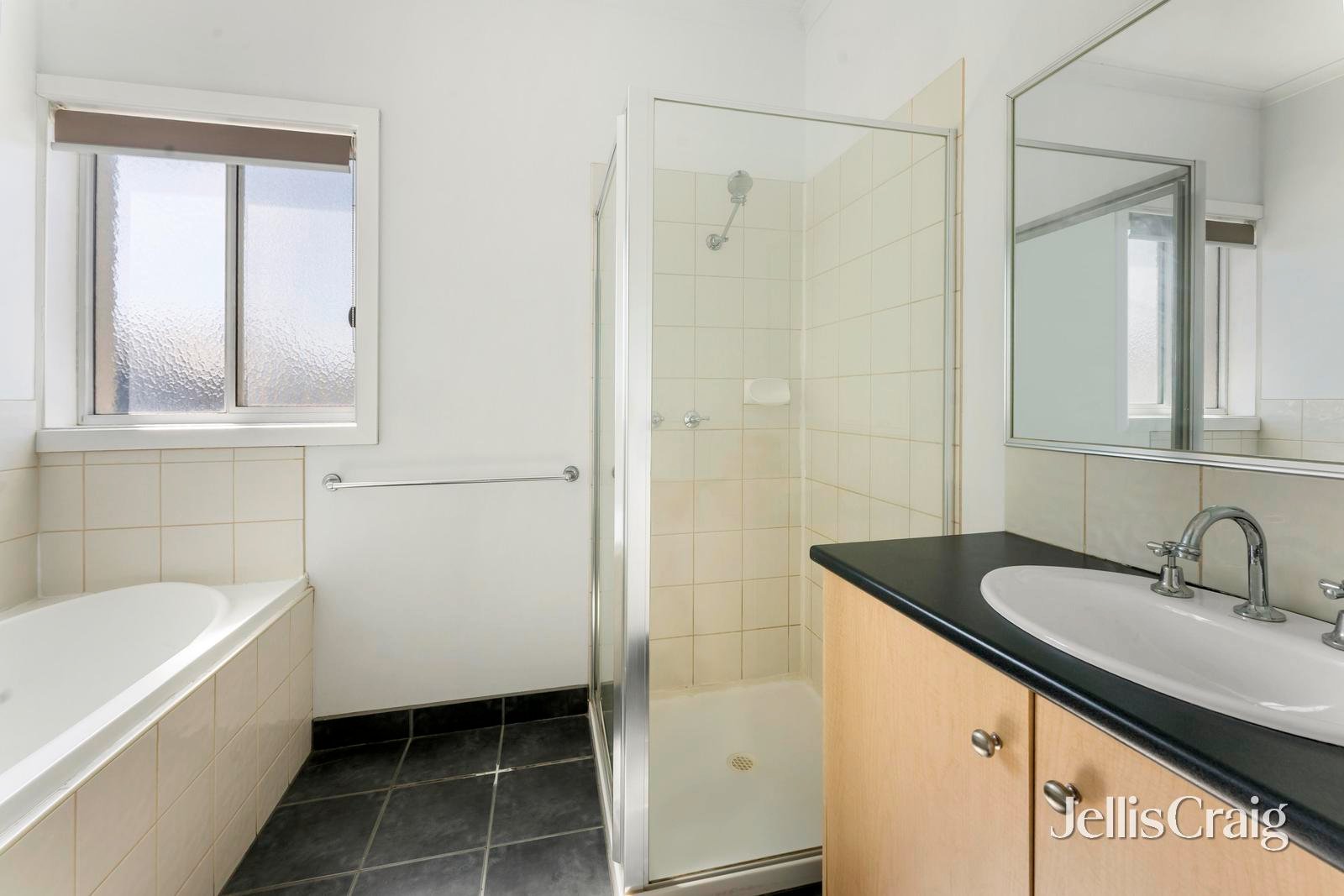 41 Balerno Circle, Gowanbrae image 7