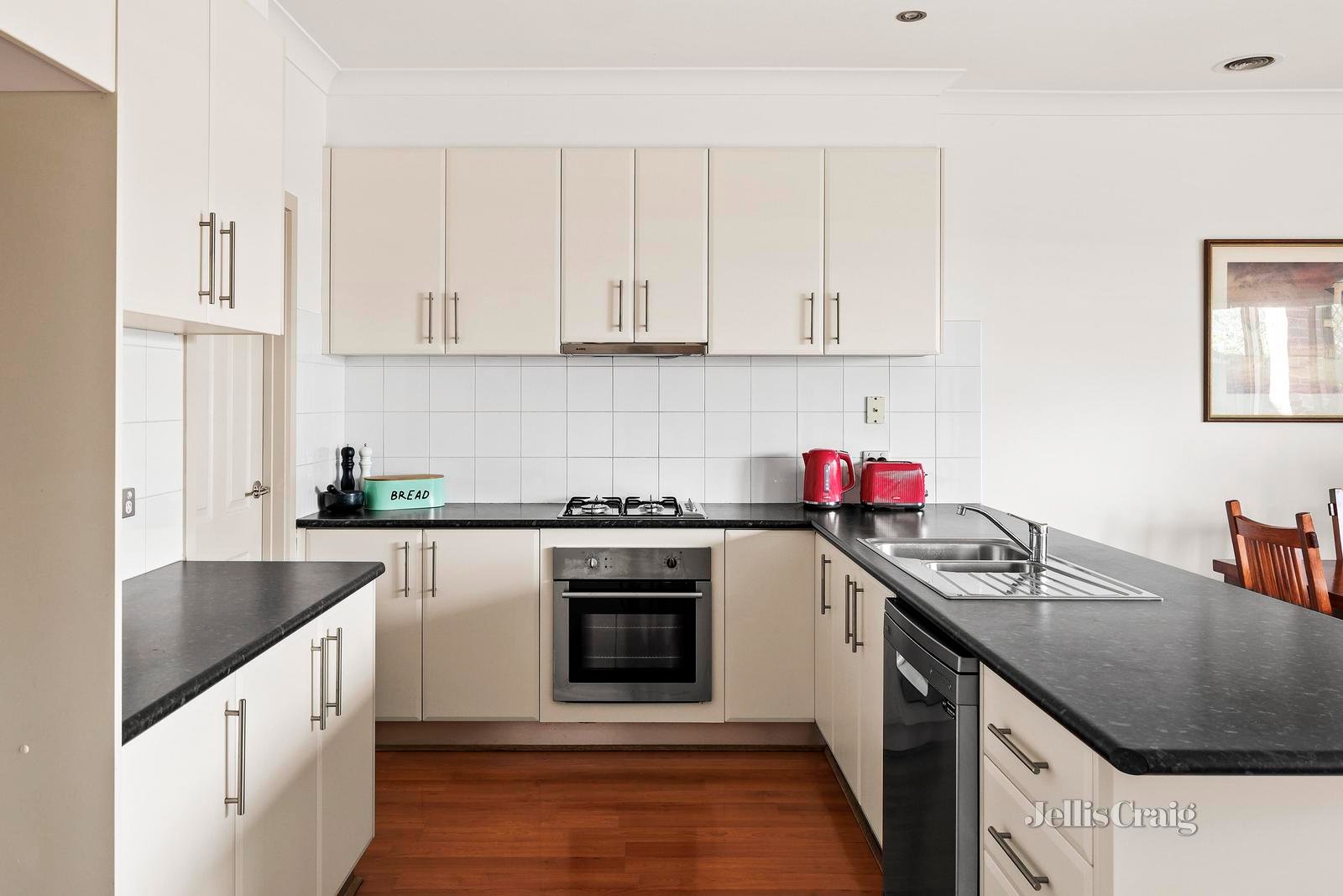 4/1 Basil Street, Newport image 3