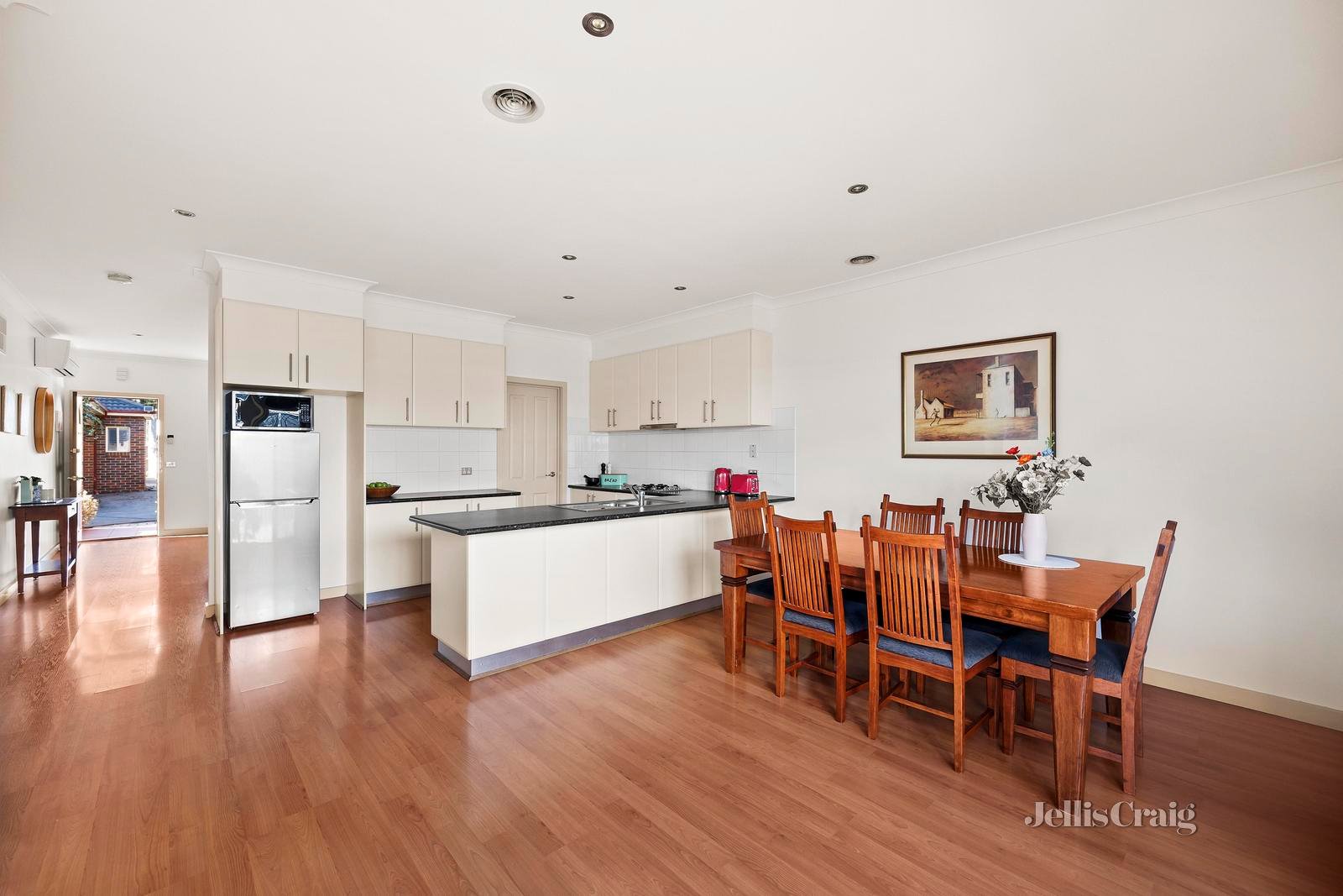 4/1 Basil Street, Newport image 4