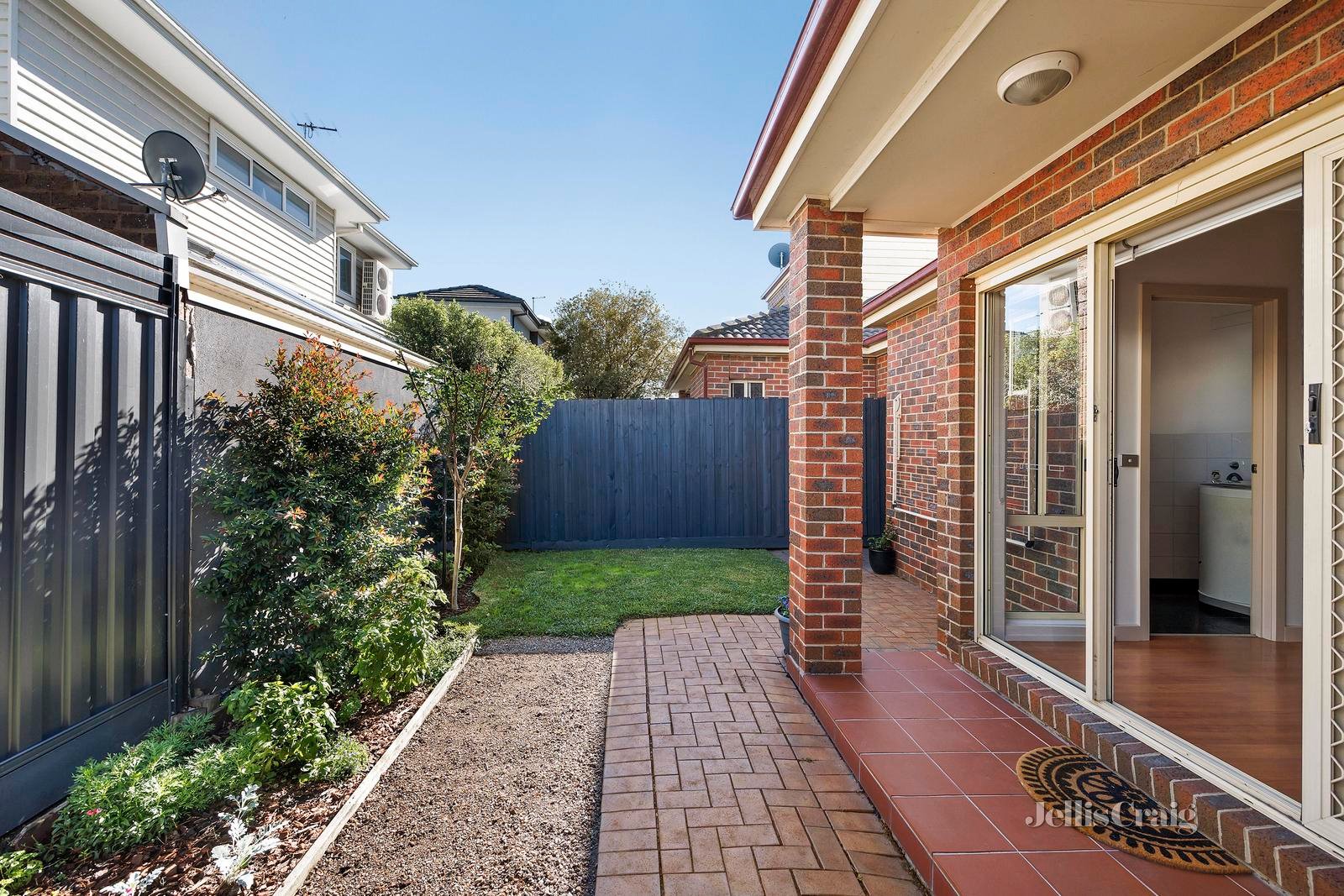 4/1 Basil Street, Newport image 11