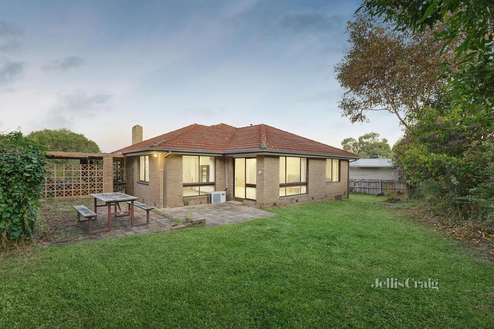 41 Bimbadeen Crescent, Yallambie image 13