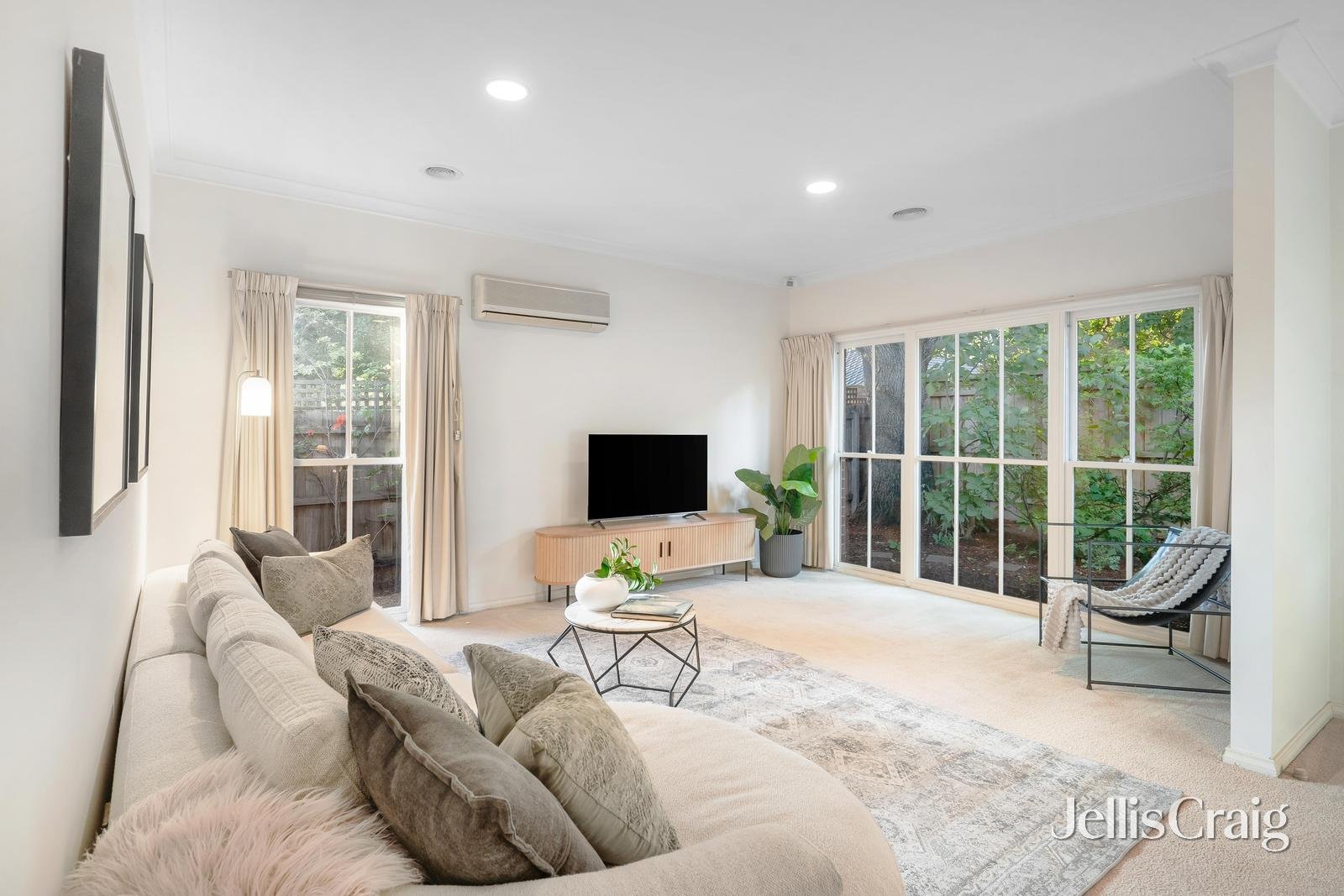 4/1 Brenbeal Street, Balwyn image 4