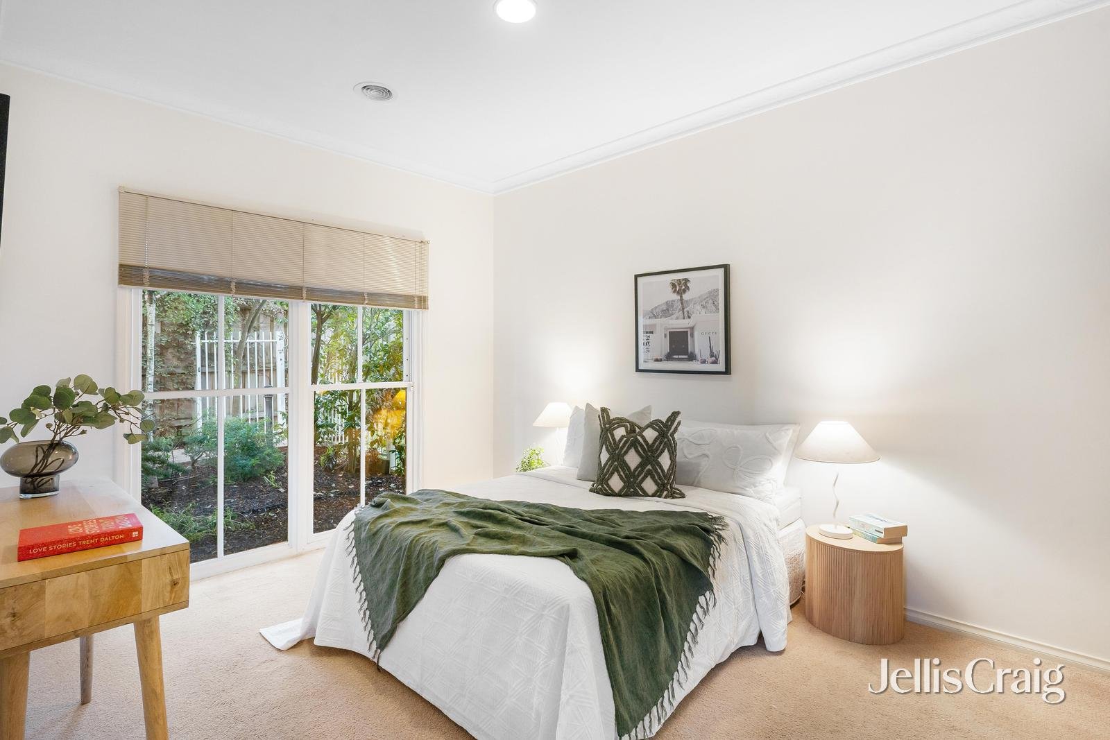 4/1 Brenbeal Street, Balwyn image 5