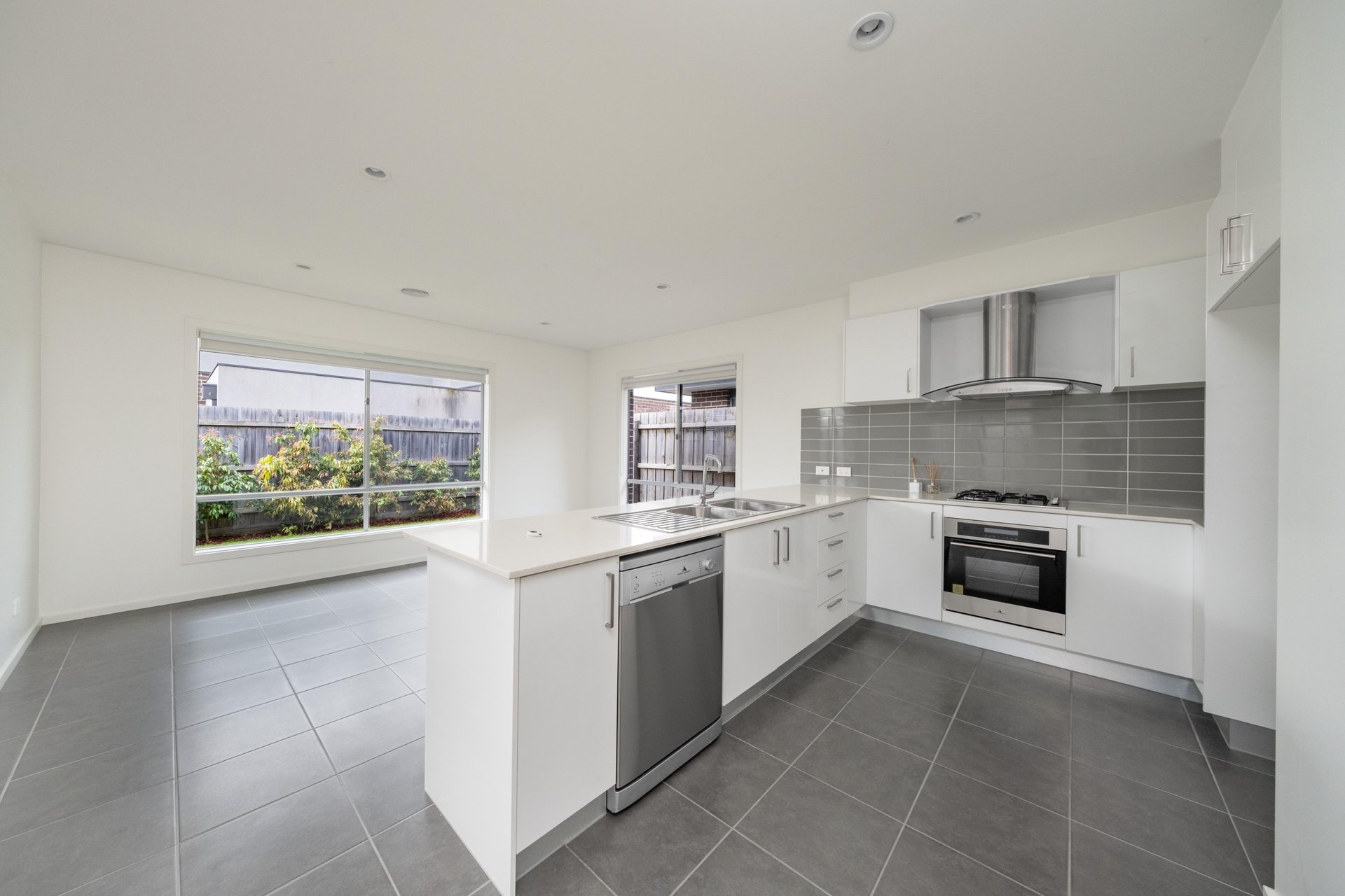 41 Cabernet Drive, Somerville image 3