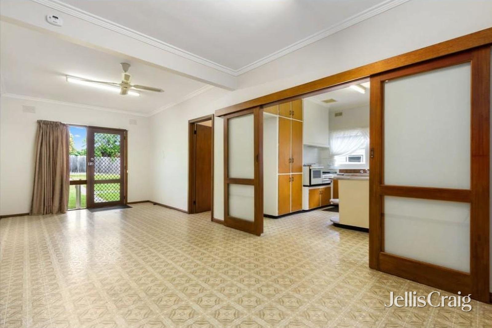 41 Clota Avenue, Box&nbsp;Hill image 4