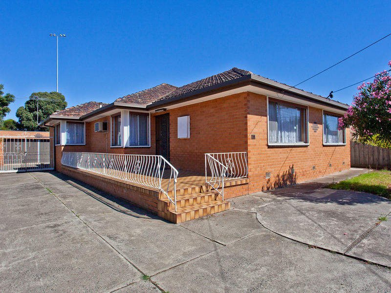 41 Clydesdale Road, Airport West image 1