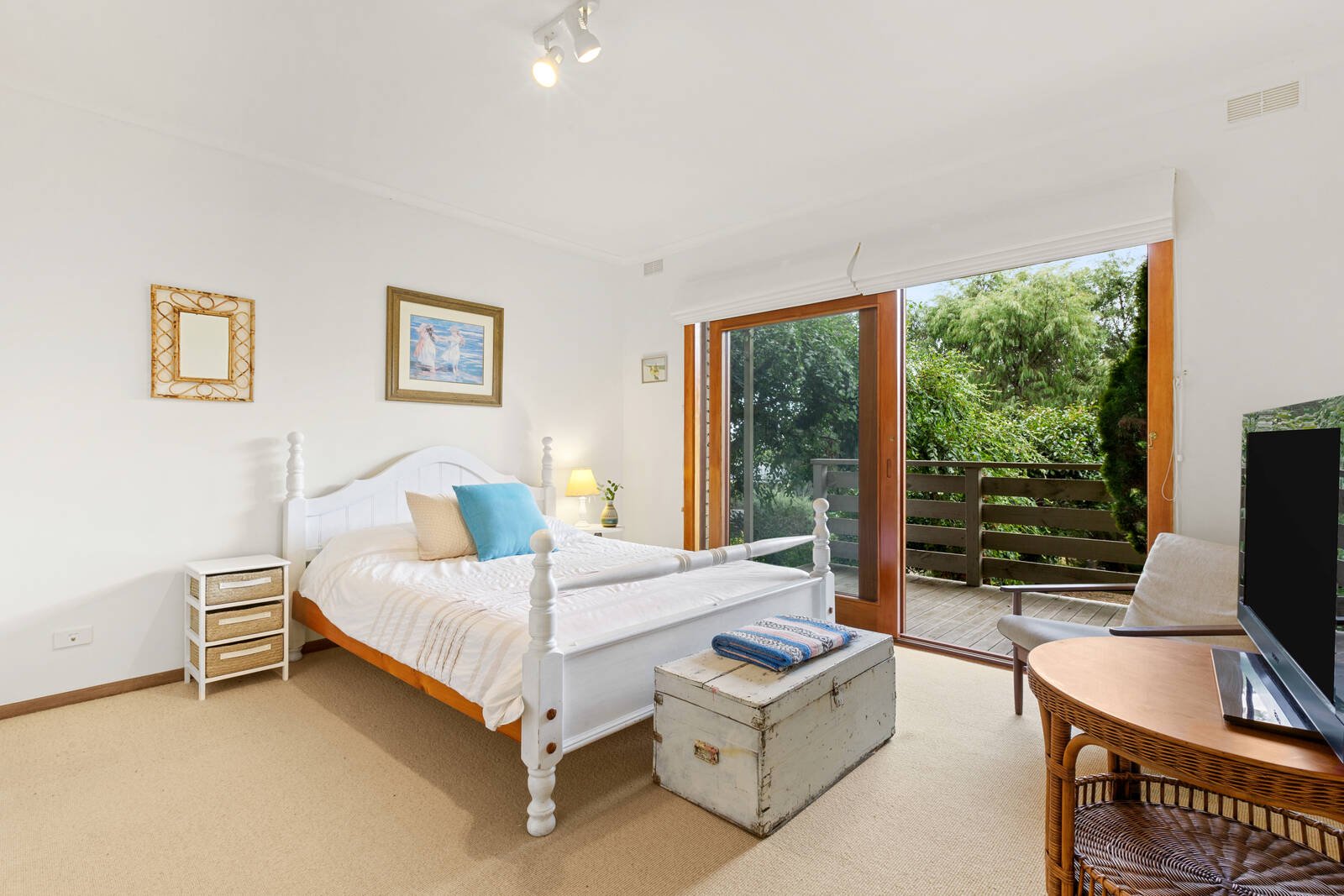 Property Gallery Thumbnail 8