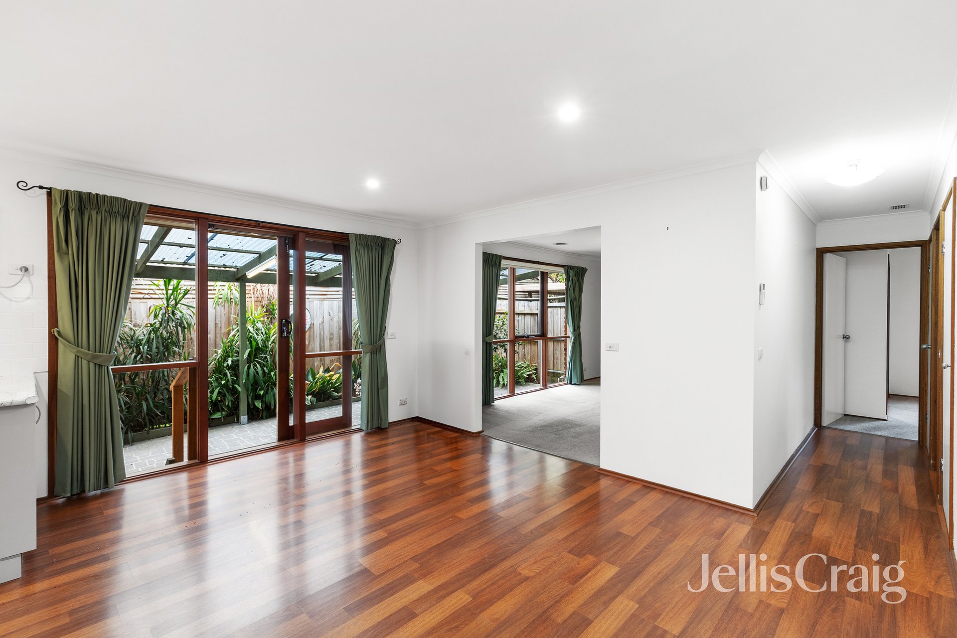 4/1 Coolabah Drive, Eltham image 4