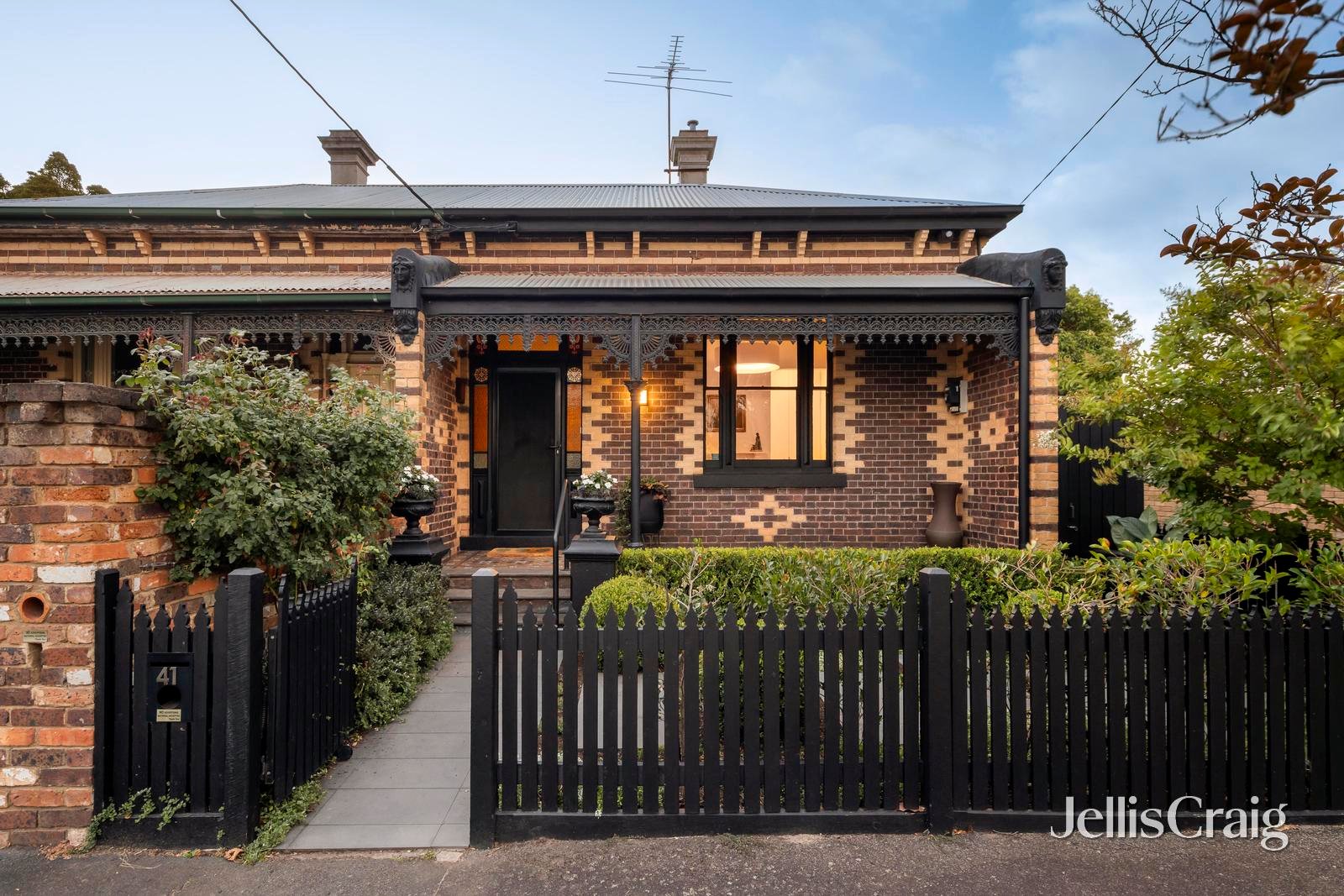 41 Fernhurst Grove, Kew image 1