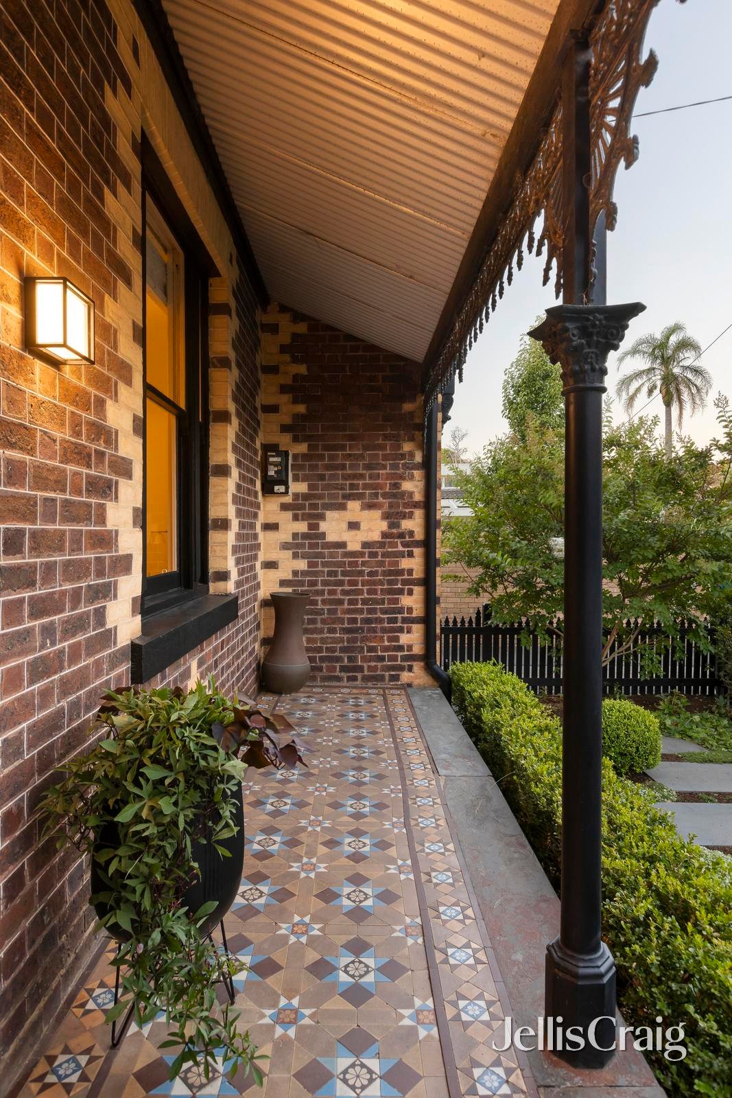 41 Fernhurst Grove, Kew image 2