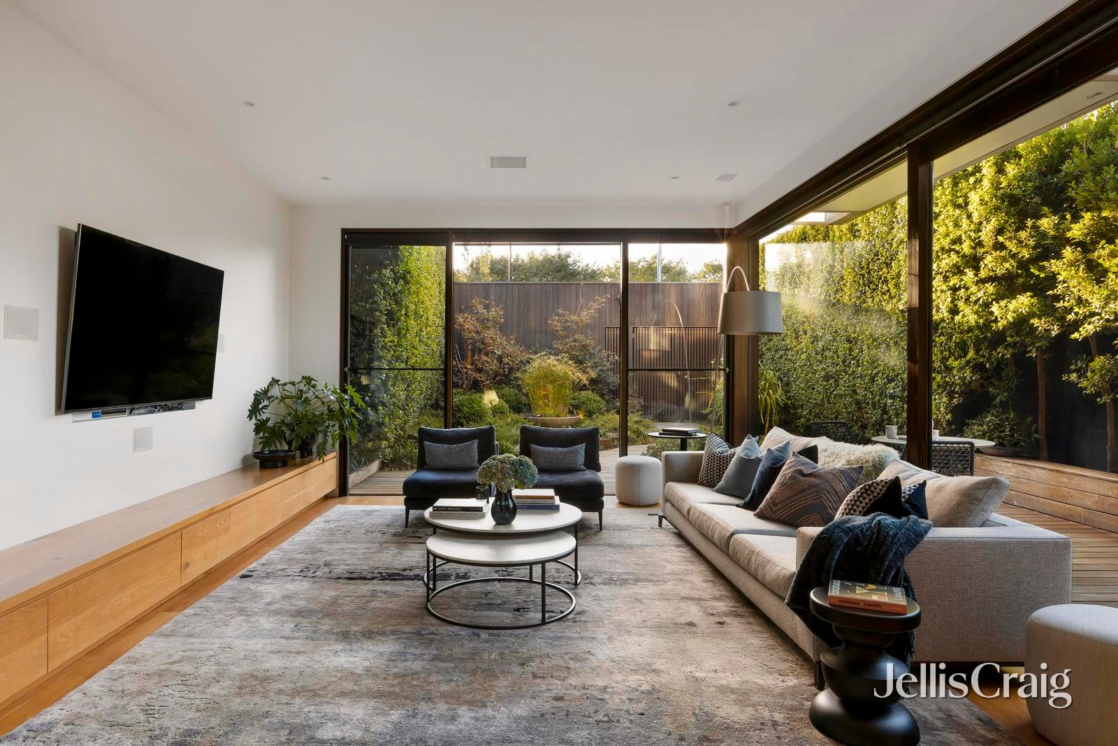 41 Fernhurst Grove, Kew image 5