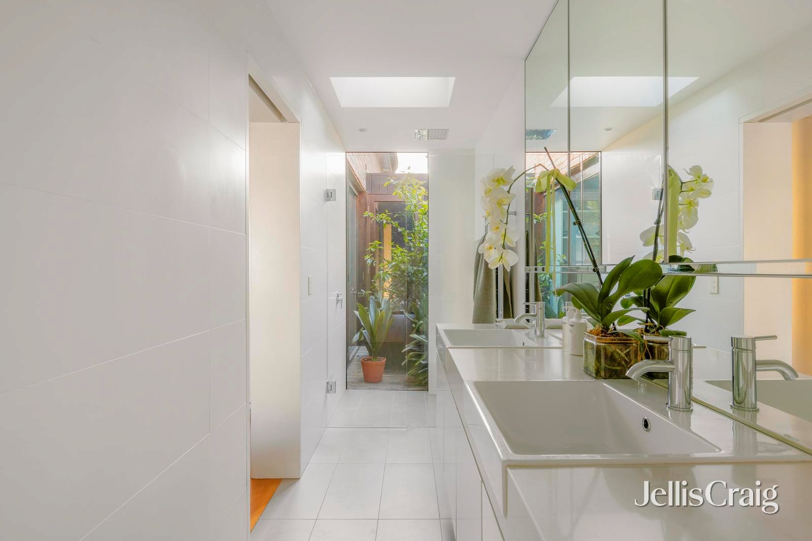 41 Fernhurst Grove, Kew image 11