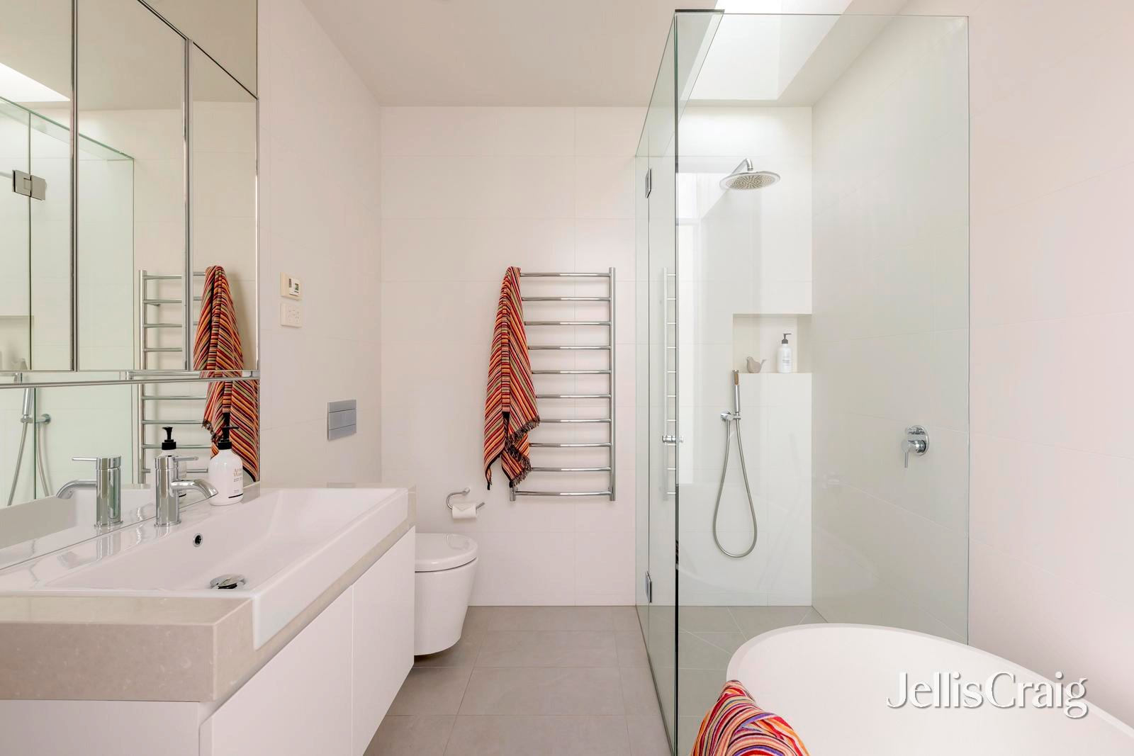 41 Fernhurst Grove, Kew image 13