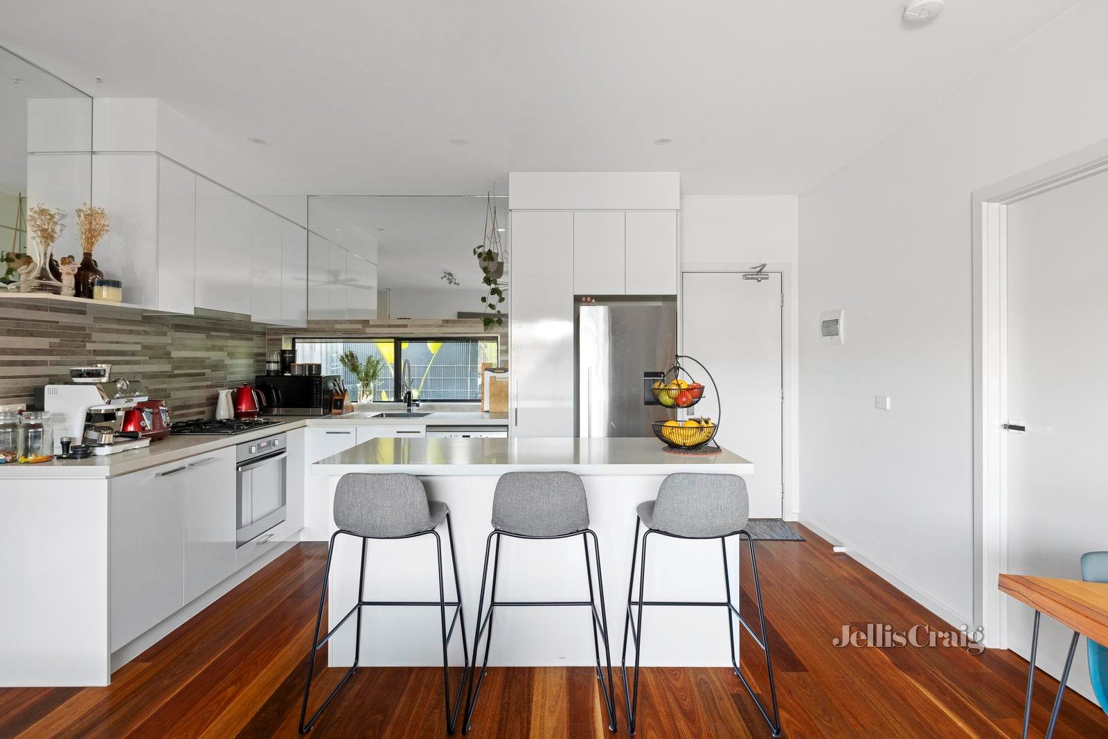 4/1 Griffiths Street, Reservoir image 2