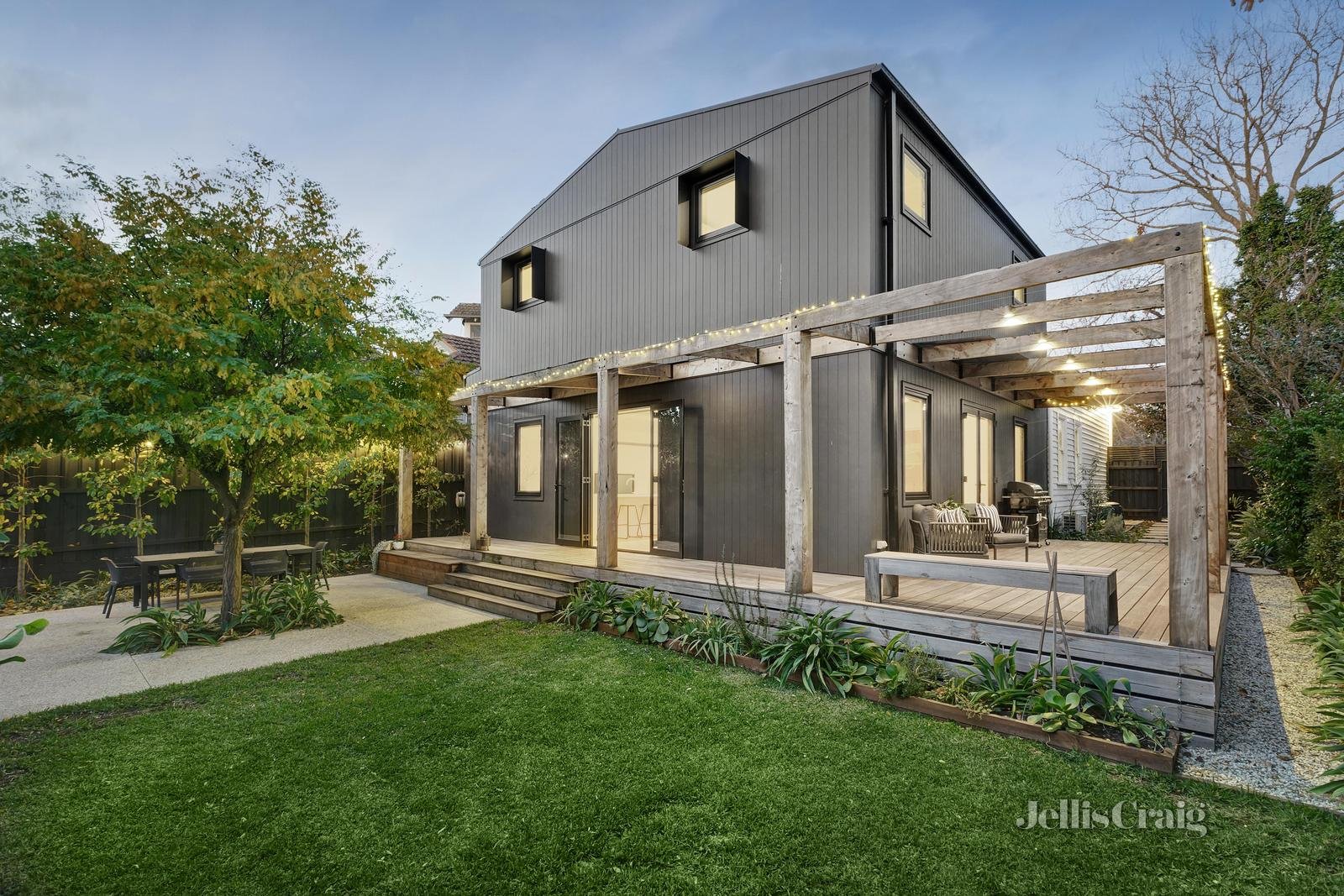 41 Highfield Road, Canterbury image 2
