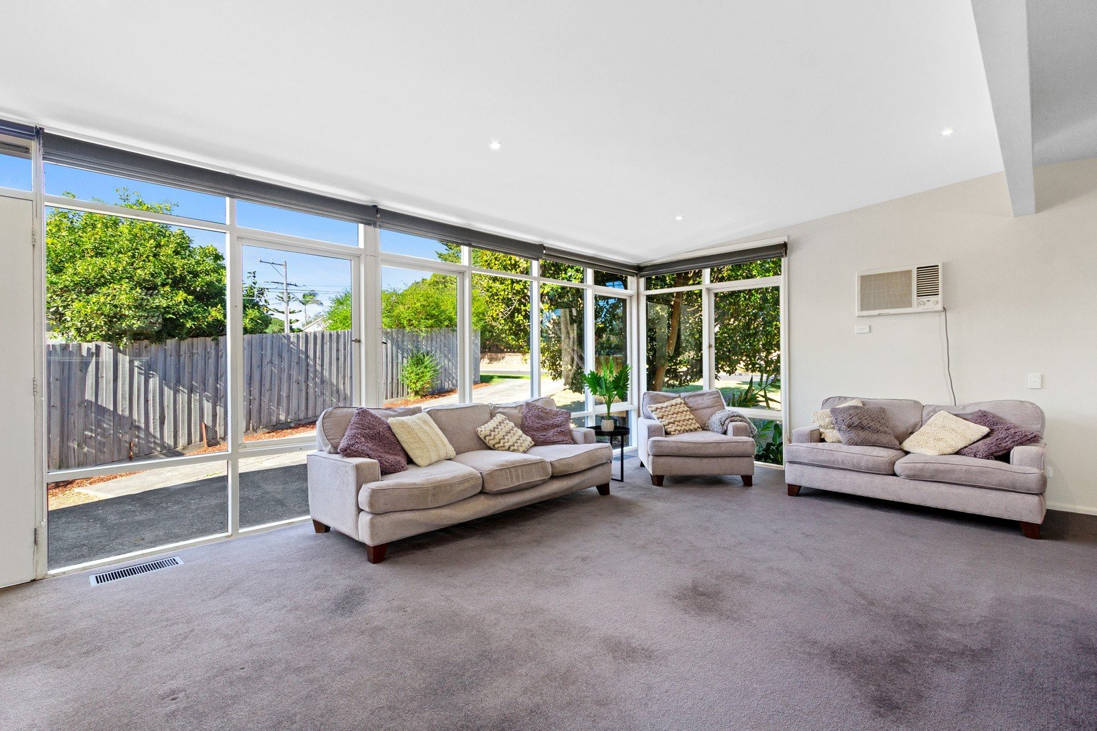 41 Johnson Drive, Ferntree Gully image 3