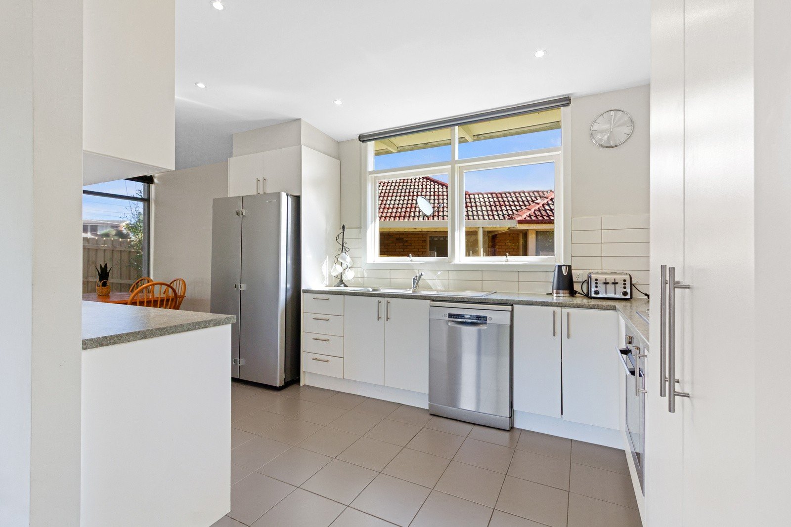 41 Johnson Drive, Ferntree Gully image 4