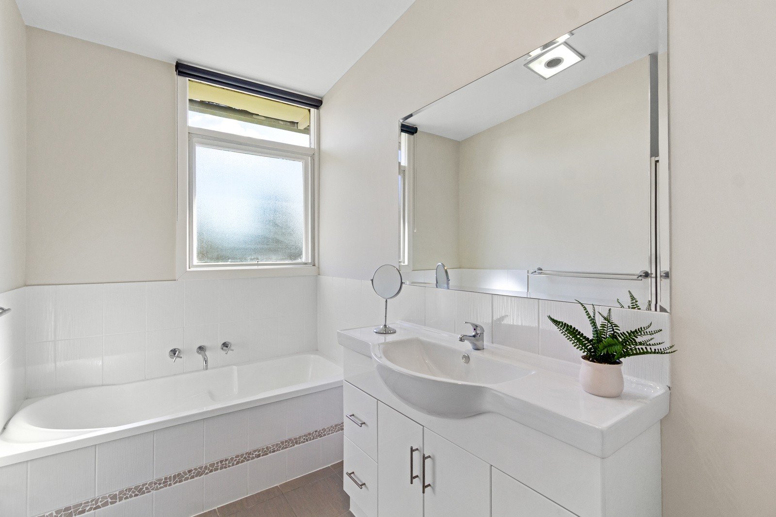 41 Johnson Drive, Ferntree Gully image 10