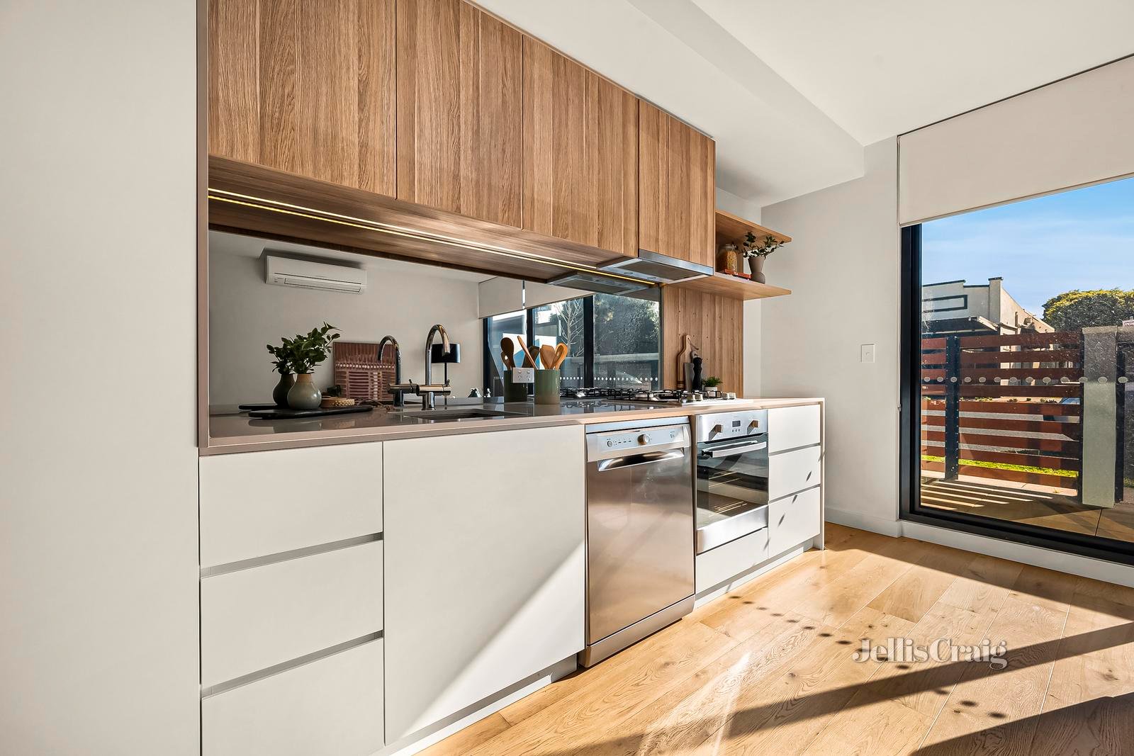 4/1 Langs Road, Ascot Vale image 4