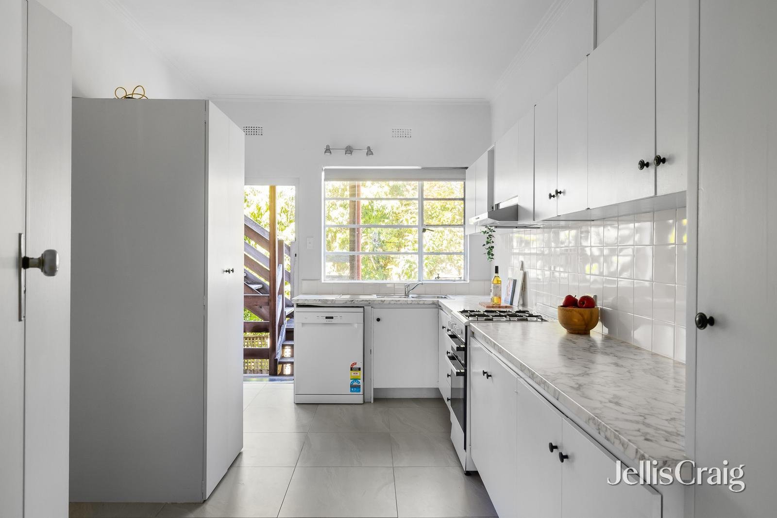 4/1 Lansell Road, Toorak image 4