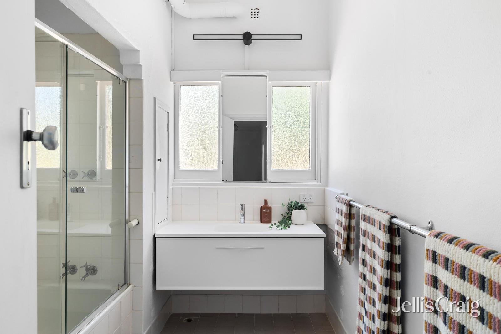 4/1 Lansell Road, Toorak image 9