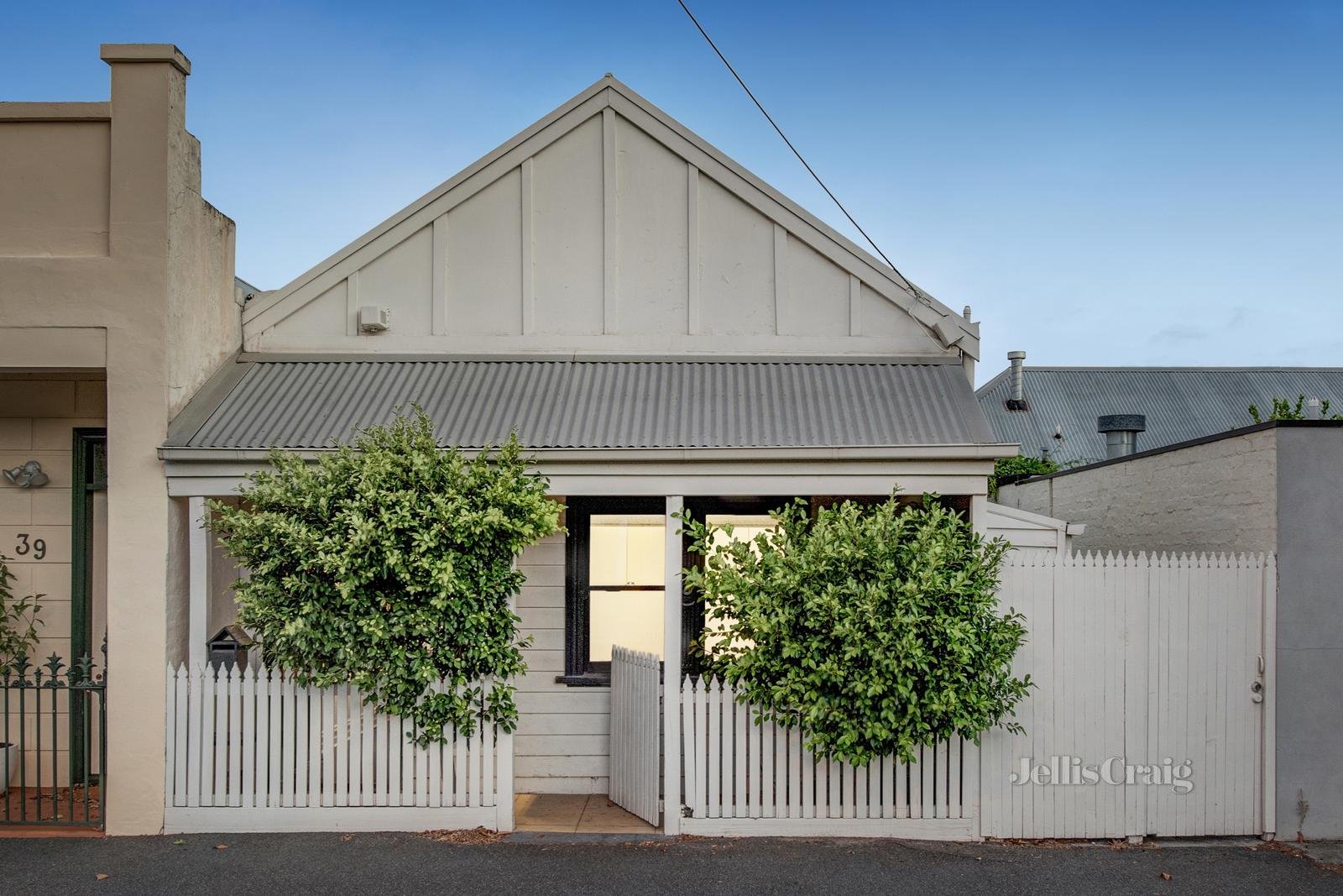 41 Mills Street, Albert&nbsp;Park image 1