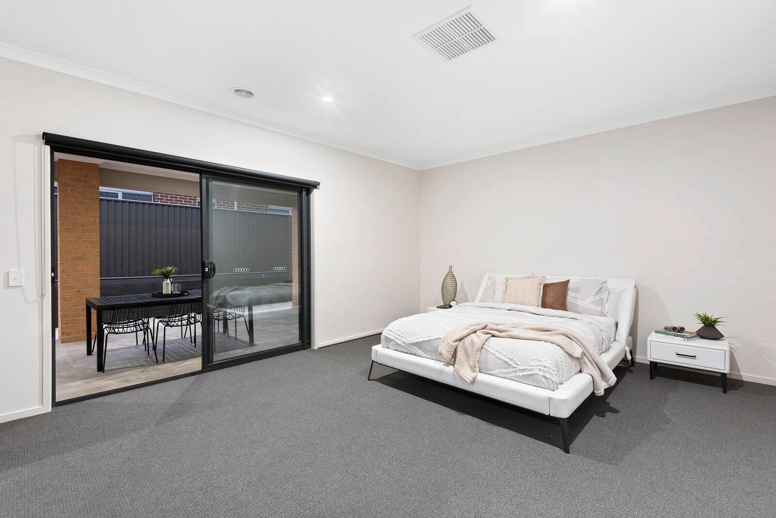 Property Gallery Thumbnail 6