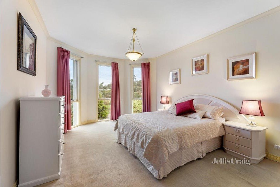 41 Sunnybrook Drive, Wheelers Hill image 7