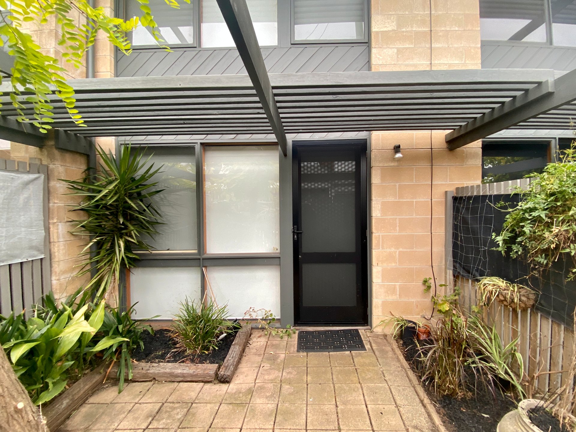 4/1 Sutherland Street, Geelong image 1