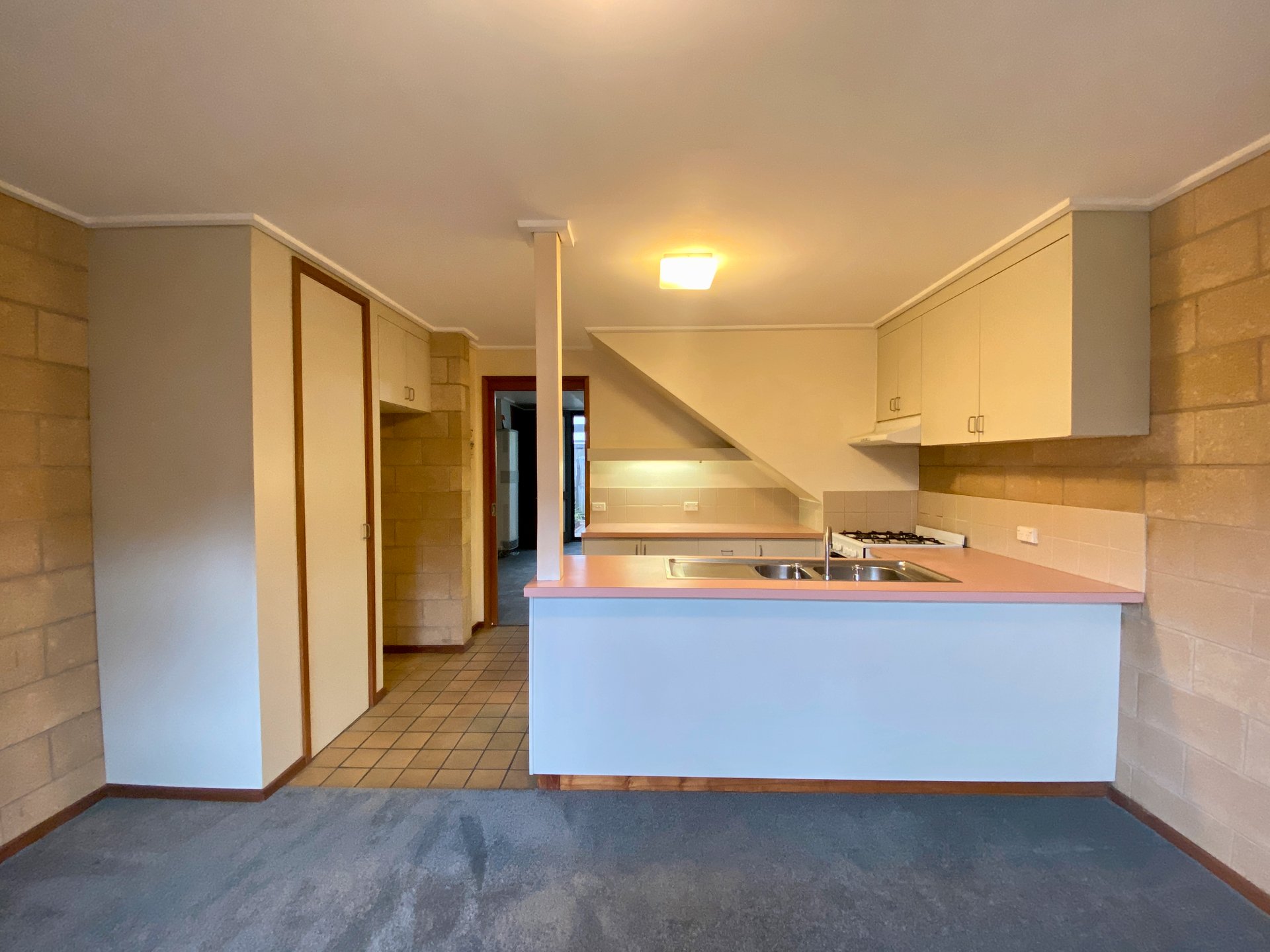 4/1 Sutherland Street, Geelong image 4