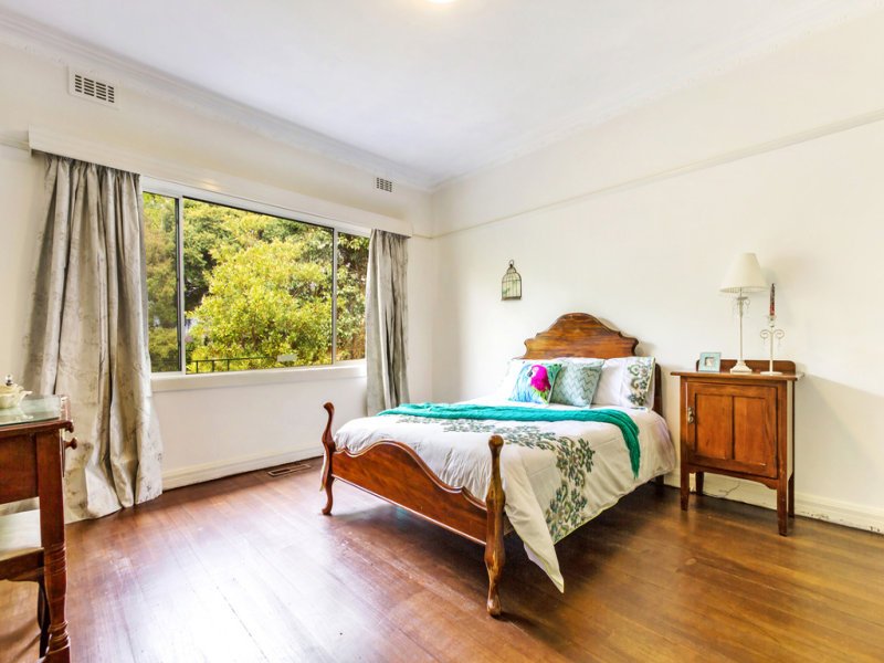 41 Sweetland Rd, Box Hill image 4
