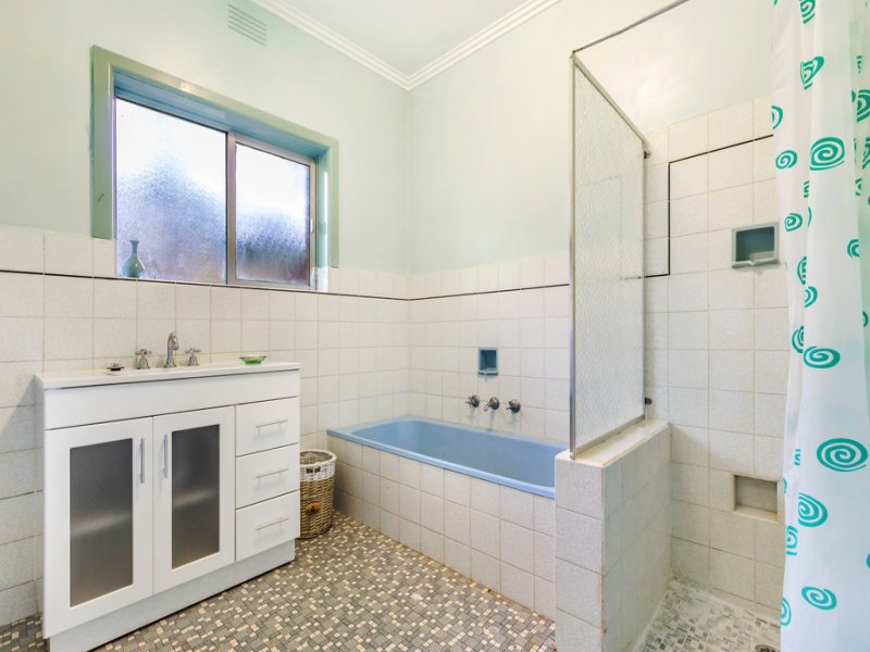 41 Sweetland Rd, Box Hill image 5
