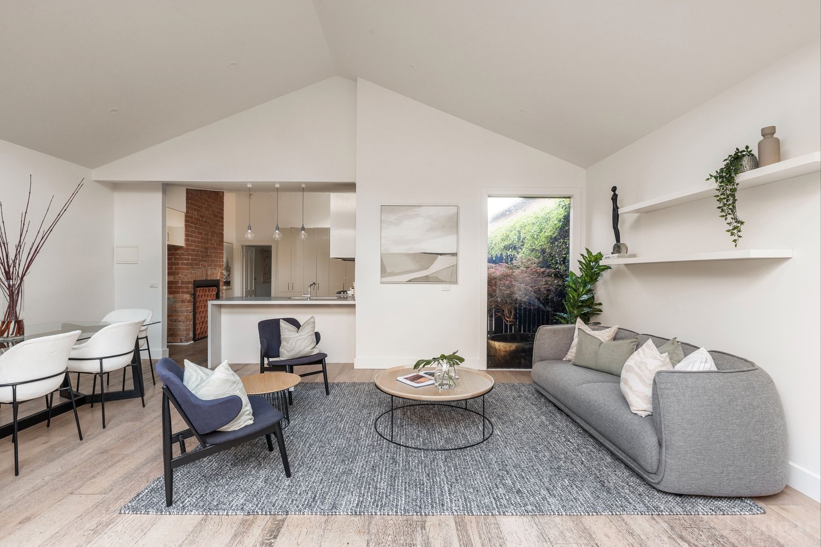 Property Gallery Thumbnail 8