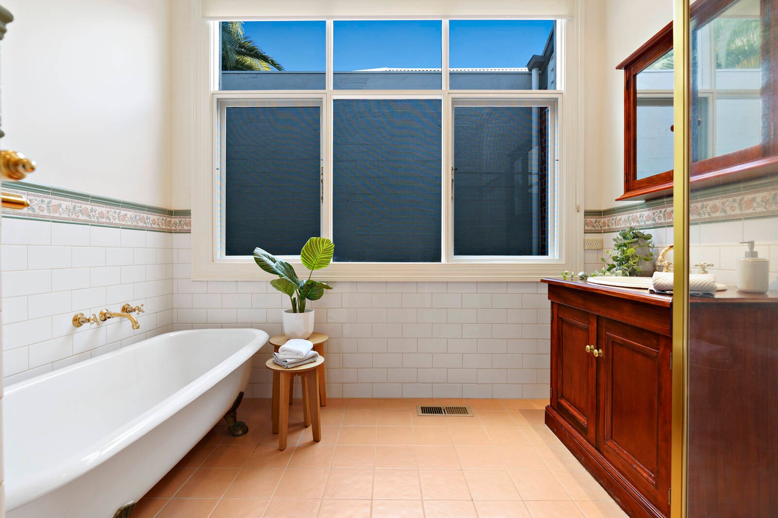 Property Gallery Thumbnail 4