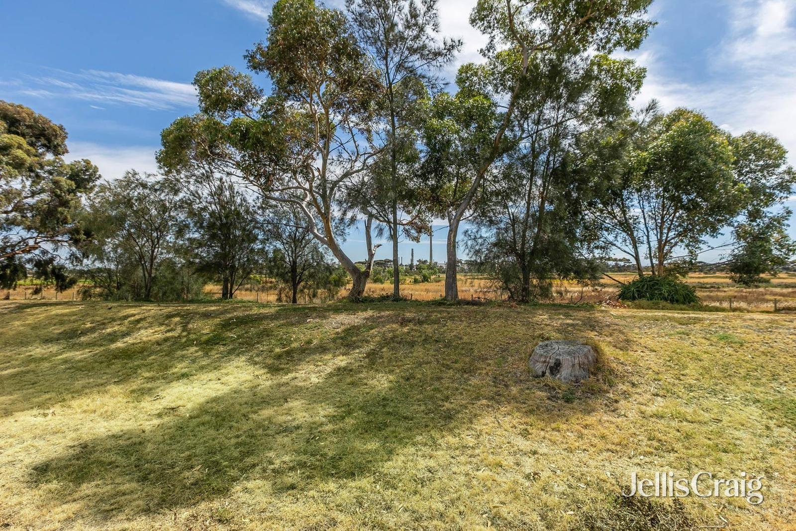41 Waters Drive, Seaholme image 3