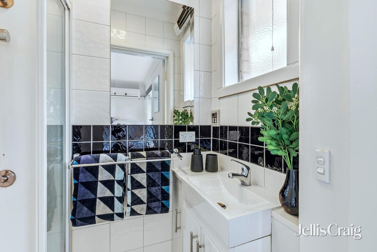 41 Waters Drive, Seaholme image 12