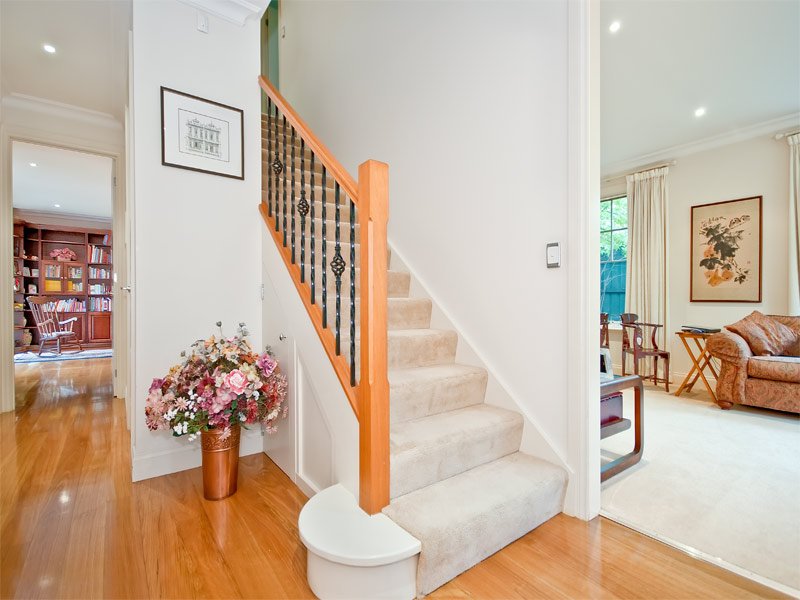 41 Windsor Crescent, Surrey Hills image 5