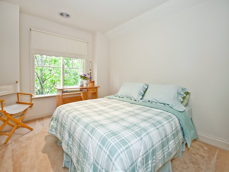 41 Windsor Crescent, Surrey Hills image 8