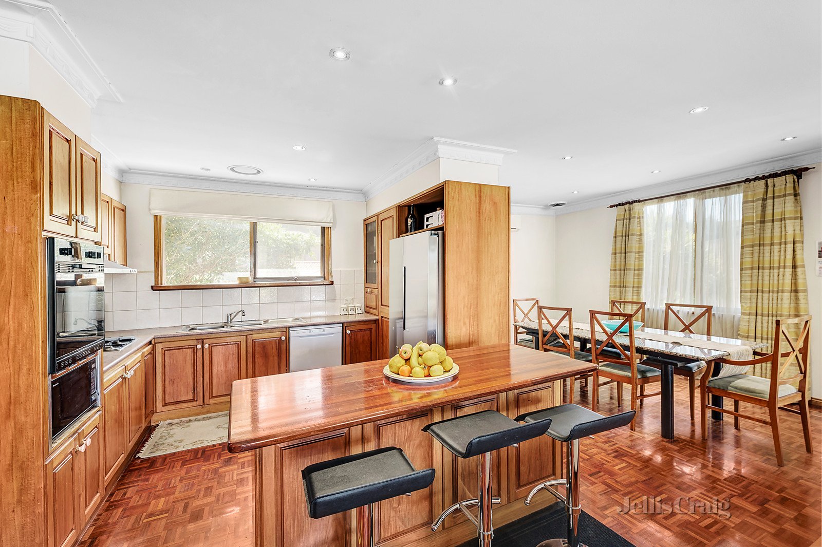 41 Woodhouse Road, Doncaster East image 1
