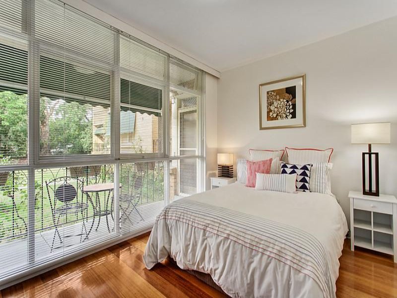 4/10 Clyde Street, Surrey Hills image 2